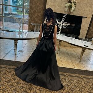 Sophisticated Black Maxi Dress